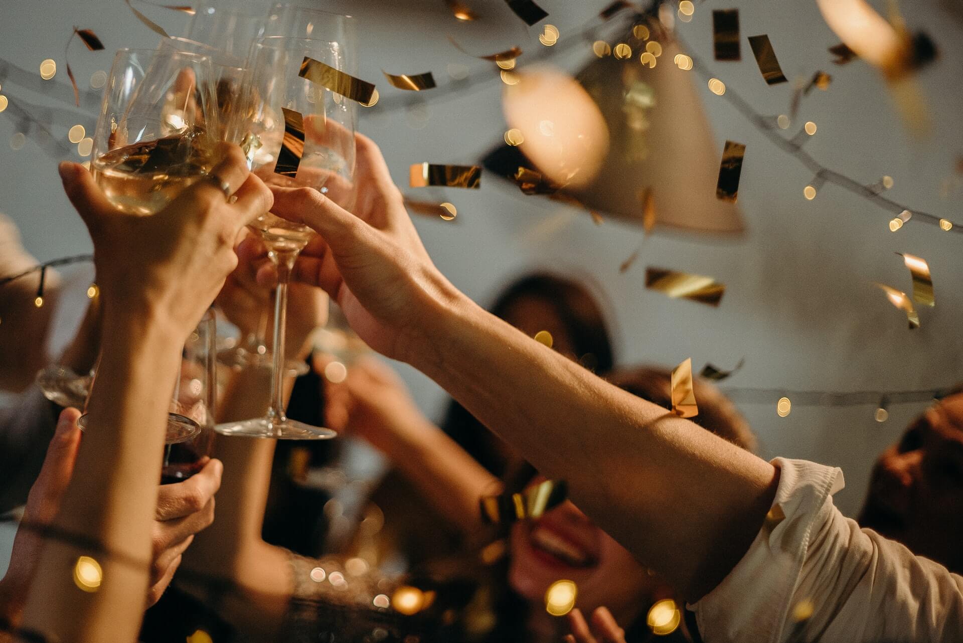 toasting-glasses